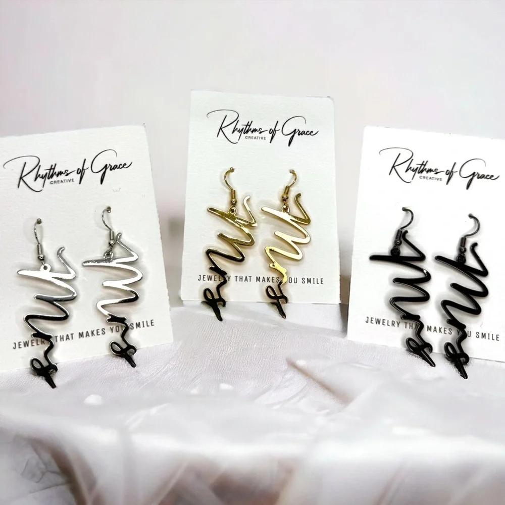 NWT Bridal Style: Stunning 'MRS' Dangle Earrings for the Chic Bride! Gunmetal